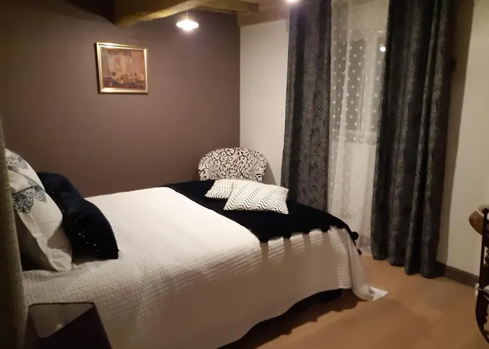 Agréables chambres d'hôtes dans maison XVIIIe